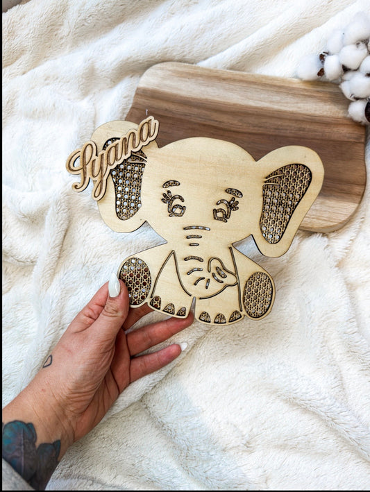 Éléphant en cannage